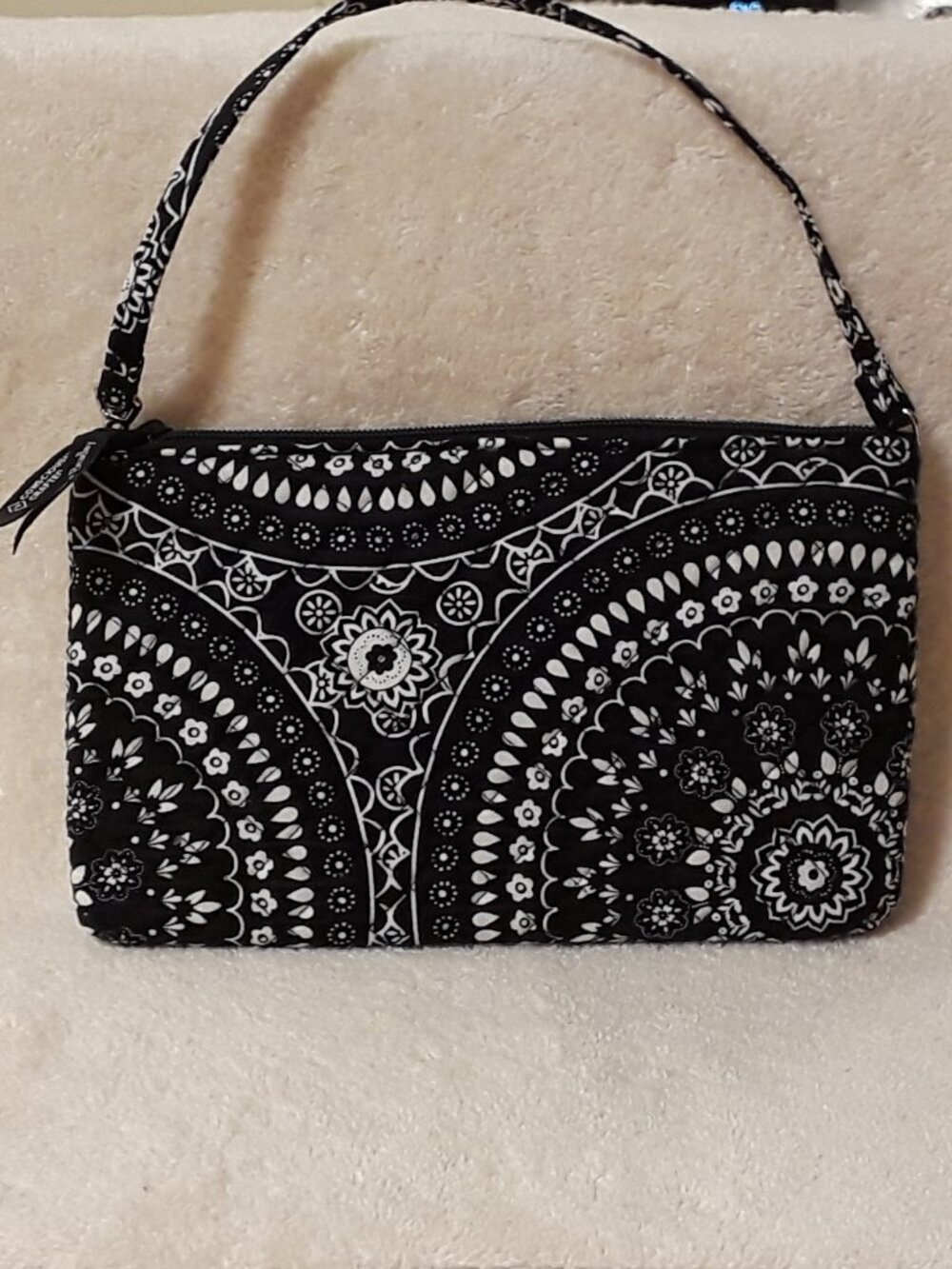 Vera Bradley Black Bandana Medallion RFID Convertible Wristlet Bag Quilted Zip